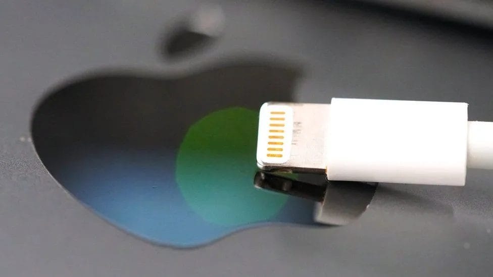 What_Is_the_Lightning_Connector_06P
